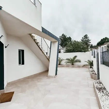 Villa De *
